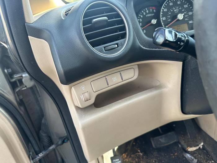 2009 kia rondo base with 168221 miles for sale near elk-river, minnesota 6cd9a05a33e34e24b25d8376c94d3e59.jpg