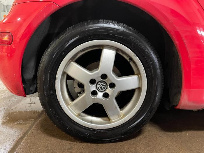 2000 Volkswagen New Beetle