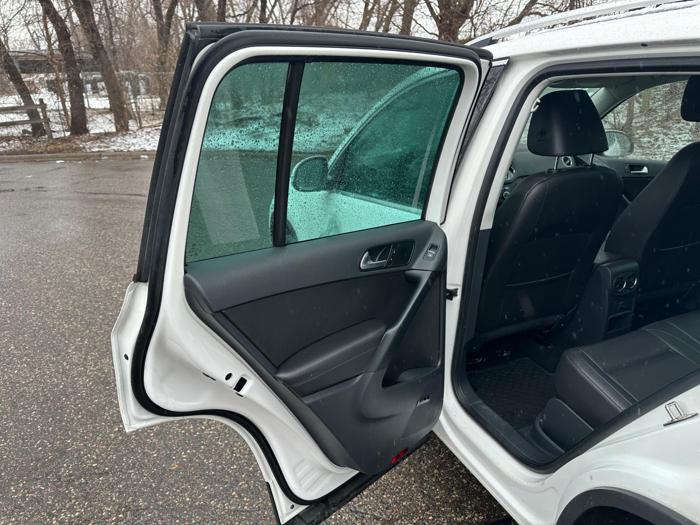 2014 volkswagen tiguan with 106309 miles for sale near burnsville, minnesota 6d59f19114d2406db6531ce9d91fe370.jpg