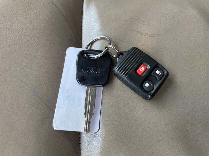 2004 ford escape limited-4wd with 176387 miles for sale near elk-river, minnesota 6d7951c7ee7c4638acd412c2e4c3c329.jpeg