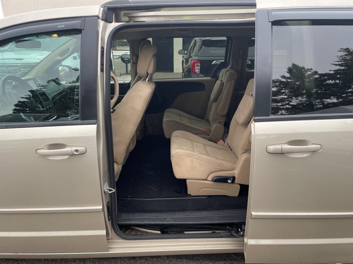 2014 dodge grand-caravan sxt with 279804 miles for sale near spring-lake-park, minnesota 6d82cb9a8dca4a27abadeb9e762371ba.jpeg