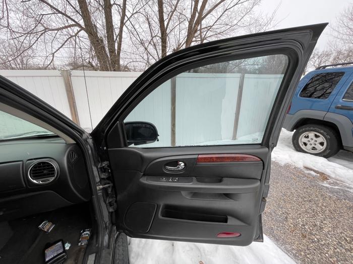 2008 gmc envoy xl-denali-4wd with 237054 miles for sale near elk-river, minnesota 6d8d886549854713b65ff3d831dfa4f7.jpeg