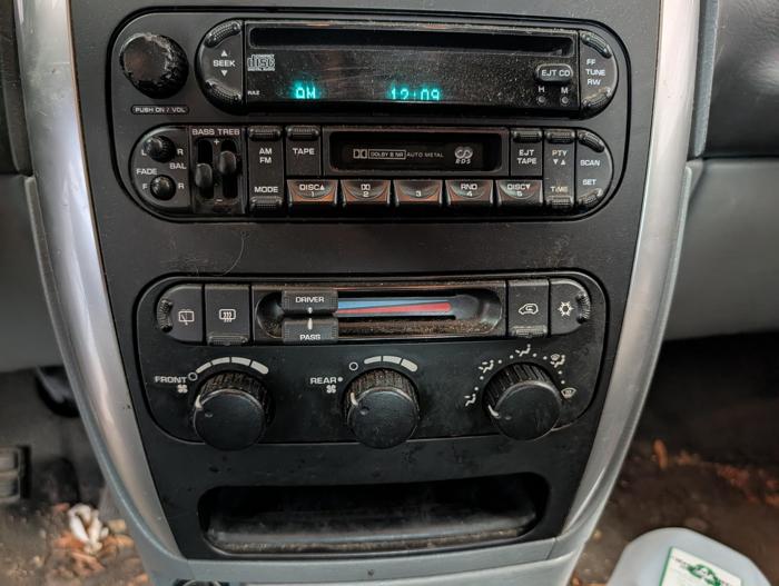 2006 chrysler town-&-country touring with 162857 miles for sale near elk-river, minnesota 6da241c0ce1943fb847463e89ae07cf2.jpg