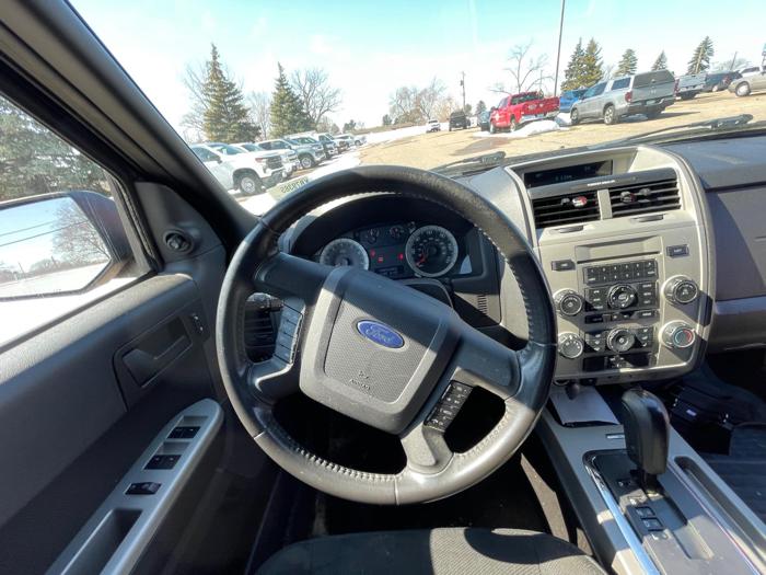 2009 ford escape xlt-4wd-v6 with 118028 miles for sale near fridley, minnesota 6db43bcc2b4648b1b45efb1339bf83f8.jpeg