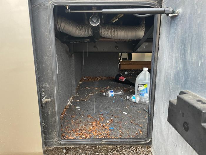 2006 freightliner x-line-motorhome - with 27483 miles for sale near elk-river, minnesota 6e29a4e6a9664847b922560929668acd.jpg