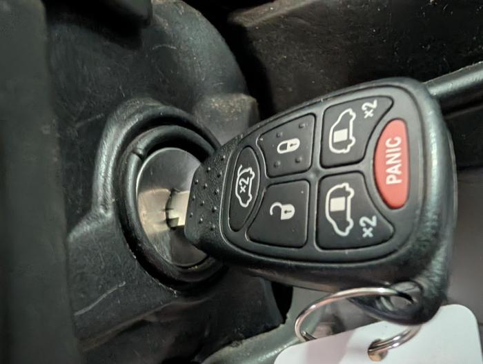 2006 chrysler town-&-country touring with 162857 miles for sale near elk-river, minnesota 6e31e01a3de04cc287efeaf3e14c6157.jpg