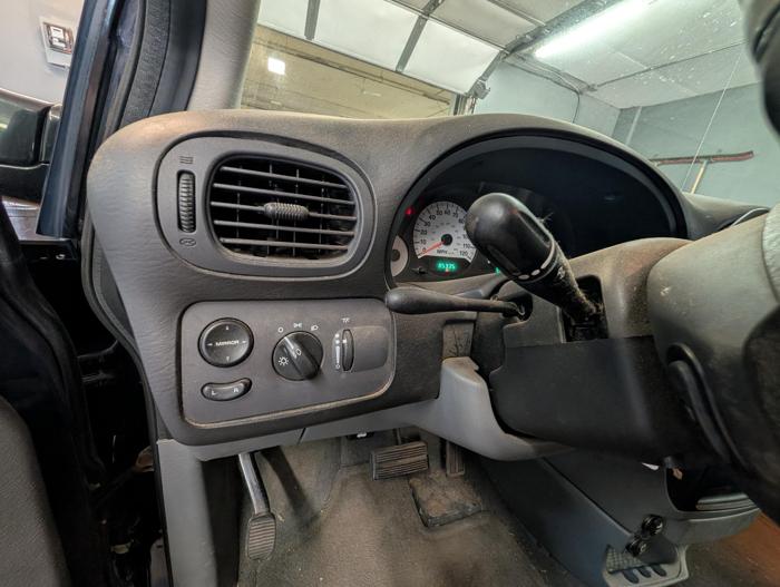 2005 dodge grand-caravan sxt with 85335 miles for sale near elk-river, minnesota 6e4f783f3c224d4e9e4f4557519439d2.jpg
