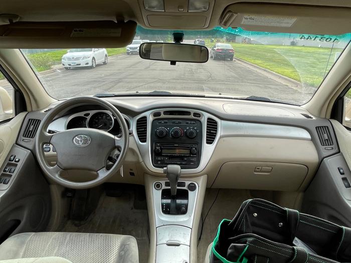 2006 toyota highlander v6-2wd-with-3rd-row-seat with 194228 miles for sale near elk-river, minnesota 6e527eda2dda4b34868e4ce99d4a99e4.jpeg