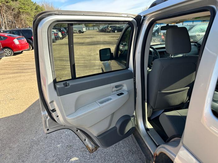 2008 jeep liberty sport-4wd with 170164 miles for sale near elk-river, minnesota 6e6dd805d6034f34b9f1d1adcdb20e27.jpeg