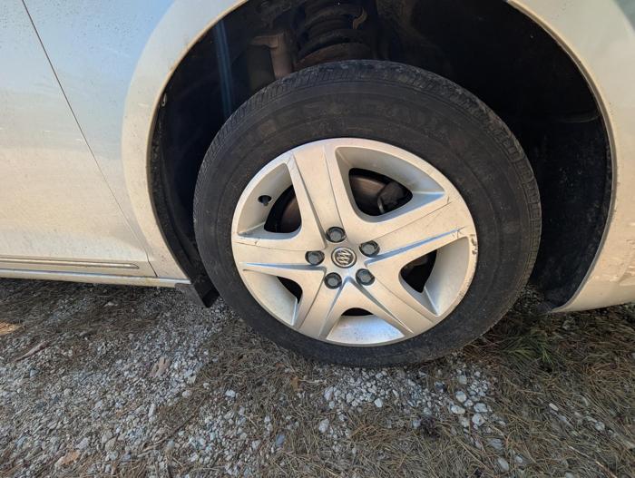 2011 buick lacrosse cx with 173682 miles for sale near elk-river, minnesota 6e8fcd64129f4def89e64d1723308528.jpg