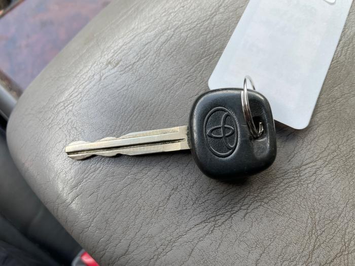 2003 toyota avalon xl with 198960 miles for sale near elk-river, minnesota 6e9ed1aa12984633bb826b02e52307e9.jpg