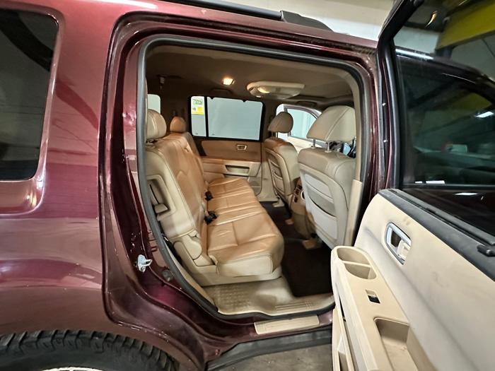 2010 honda pilot touring-4wd-5-spd-at with 226699 miles for sale near elk-river, minnesota 6ec5bdf5c1cc4aa693a5de556f3128f3.jpeg