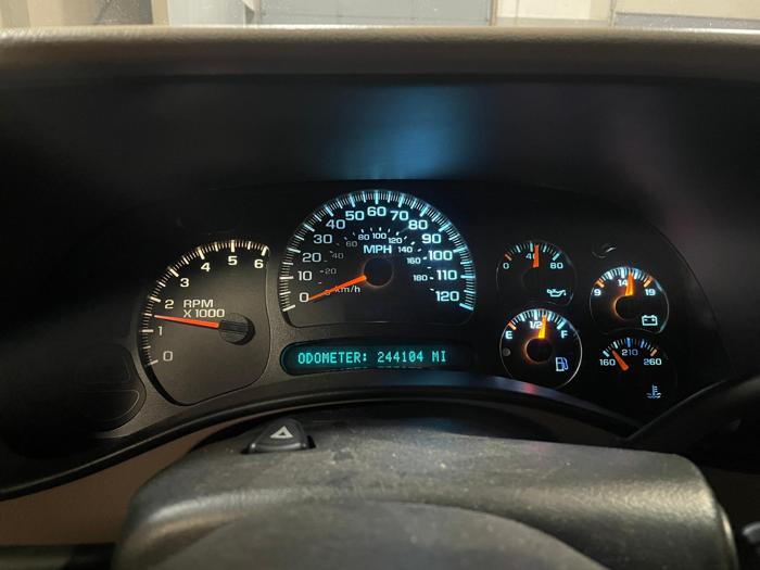 2005 chevrolet tahoe ls with 244104 miles for sale near elk-river, minnesota 6f12b73702214e3d9282da932978c24d.jpg