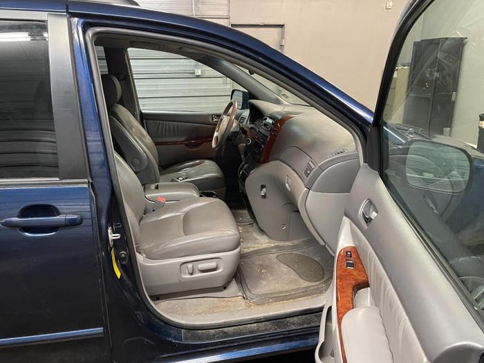 2005 toyota sienna xle with 128463 miles for sale near elk-river, minnesota 6f2c6c606e574632af8c531f8e552ad0.jpg
