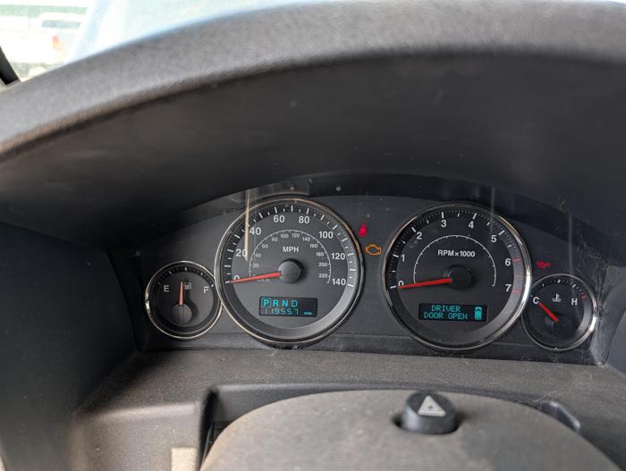 2006 jeep commander 4wd with 119557 miles for sale near elk-river, minnesota 6f4435802b97436eb560a183e4723828.jpg