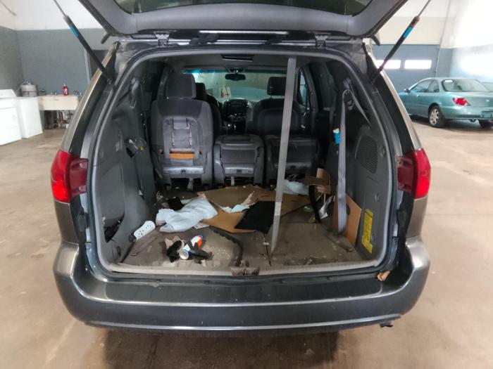 2005 toyota sienna le---7-passenger-seating with 219181 miles for sale near elk-river, minnesota 6f61a4a5b3e74951878645e45ee43916.jpg