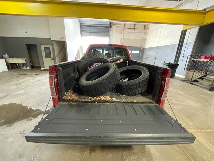 2012 ford f-150 fx4-supercab-6.5-ft.-bed-4wd with 225315 miles for sale near elk-river, minnesota 6f6384d4b43046078689c4374ce3b7a3.jpeg