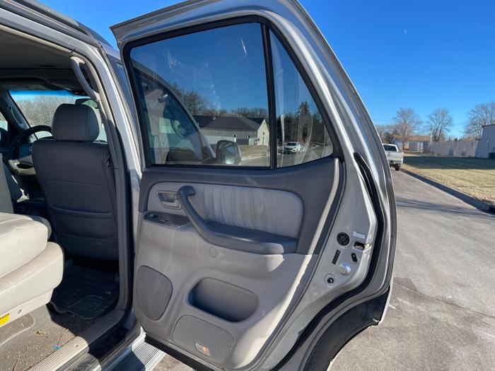 2005 toyota sequoia limited with 267290 miles for sale near elk-river, minnesota 6f7214f8b0b84e2f96ff52a5650d8836.jpg
