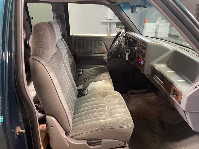 1994 dodge dakota club-cab-6.5-ft.-bed-4wd with 231220 miles for sale near elk-river, minnesota 6f88879bfbeb47cd929c1ad5ecc44820.jpeg