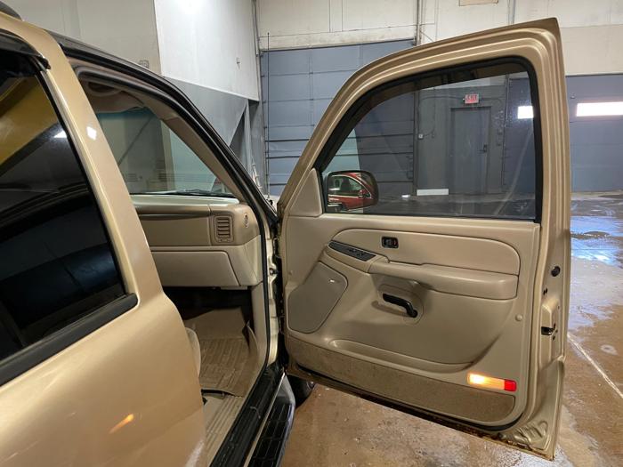 2005 chevrolet tahoe ls with 244104 miles for sale near elk-river, minnesota 6fa0e77258d44a3793b68098c36d542b.jpg