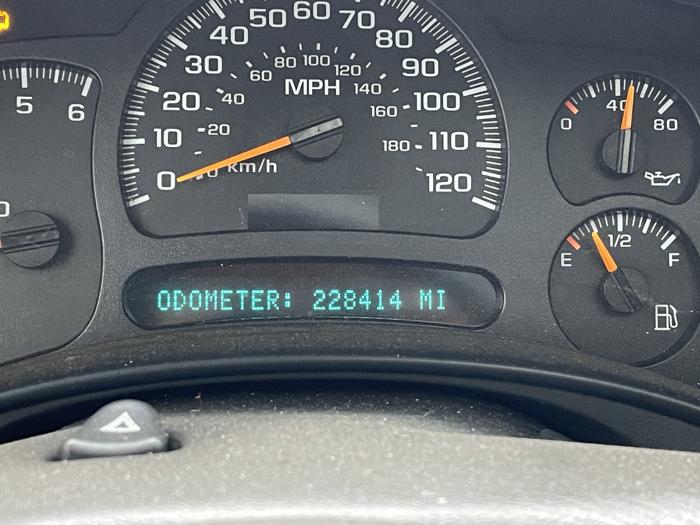 2005 chevrolet tahoe with 228414 miles for sale near elk-river, minnesota 6ff37dcb9f764ac3837e268bafd99e4d.jpg