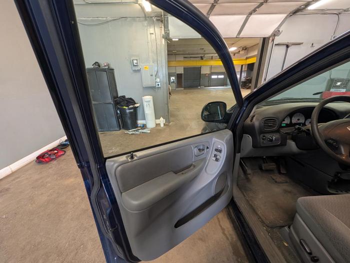 2005 dodge grand-caravan sxt with 85335 miles for sale near elk-river, minnesota 6ffce658a68b4a9d985933ef8d7e6f3b.jpg