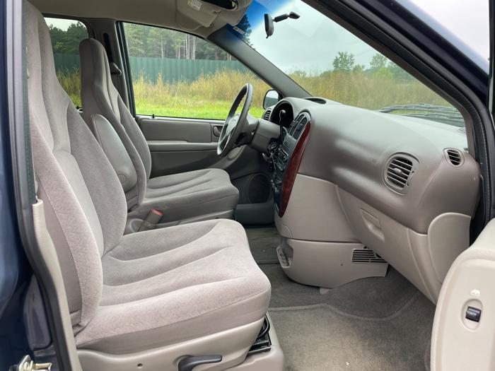 2002 chrysler town-&-country lx with 87452 miles for sale near elk-river, minnesota 70e1638a19114878974368f52a95c7e8.jpeg