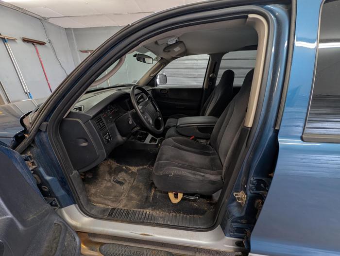 2004 dodge dakota slt-quad-cab-4wd with 188045 miles for sale near elk-river, minnesota 70e4f64fe7524e28968a4a03fec9a8dc.jpg
