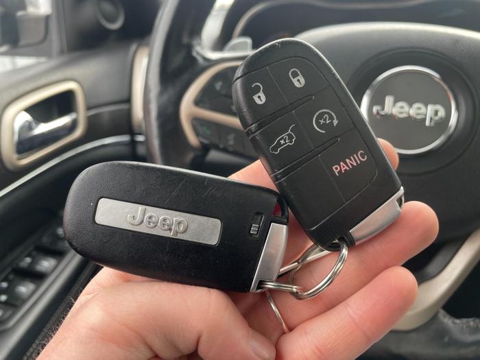 2014 jeep grand-cherokee limited with 162840 miles for sale near elk-river, minnesota 7101b9e0119441f89bb767b33f23e8db.jpg
