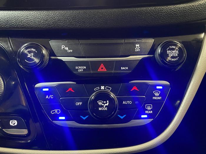 2017 chrysler pacifica touring-l with 146565 miles for sale near elk-river, minnesota 71395c947ce54b41996085a4af193cd6.jpg