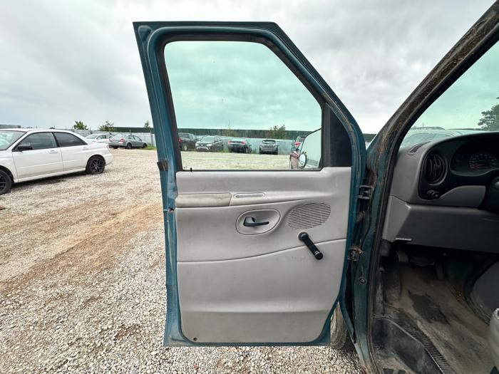 2001 ford econoline e350-extended with 236141 miles for sale near elk-river, minnesota 7143554ce2f343c6acaf7aad167e574e.jpeg
