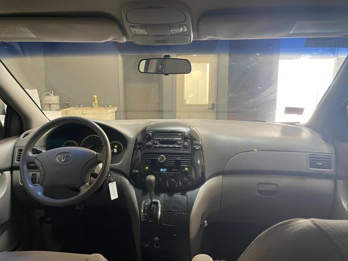 2004 Toyota Sienna