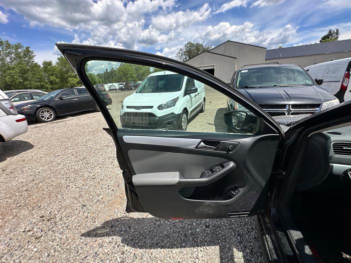 2014 volkswagen jetta hybrid-se for sale near elk-river, minnesota 71c4d0de497d4b989e8dcd49c467bc7b.jpeg