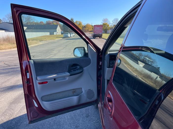 2003 chevrolet venture lt-entertainer-extended with 159146 miles for sale near elk-river, minnesota 71c9eb63f9fd450eaacce5765185ad73.jpeg