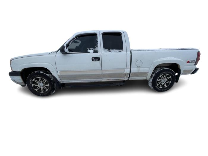 2005 chevrolet silverado-1500 ext.-cab-long-bed-4wd with 235695 miles for sale near fridley, minnesota 71dba9d115d445f9813bf7b5db9e0efd.jpg