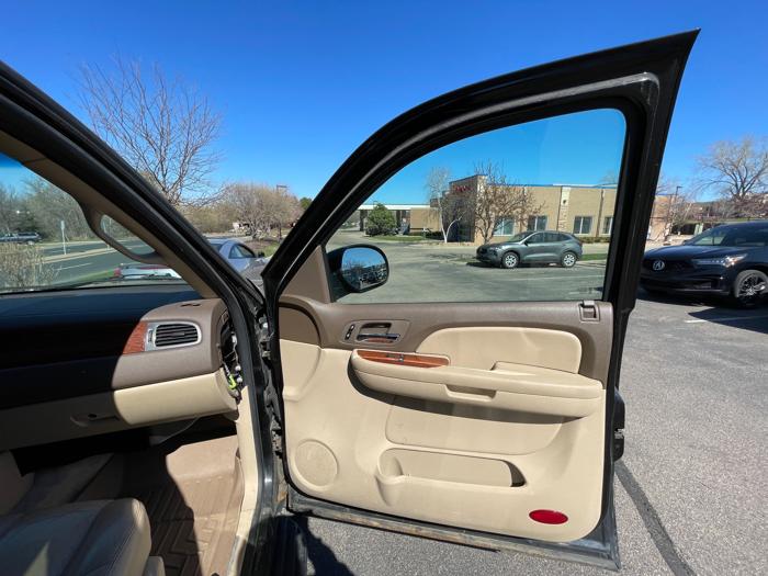 2007 gmc yukon-xl sle-1-1-2-ton-4wd with 258851 miles for sale near burnsville, minnesota 71f3abdbfc724167a4d26265d46cdc74.jpeg