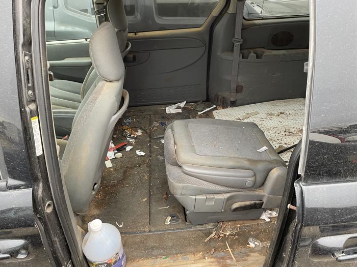 2005 chrysler town-and-country touring with 266893 miles for sale near elk-river, minnesota 7209a78b83d74ecbb065da6281cc6555.jpg