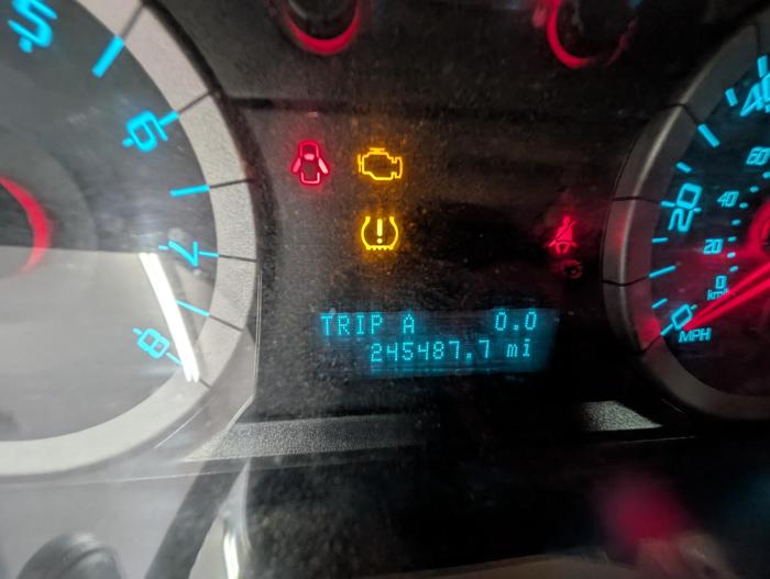 2011 ford escape xlt-4wd with 245487 miles for sale near elk-river, minnesota 7239742f7edc44bf8c12802bdb74e7c2.jpg