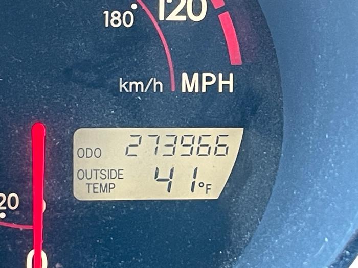 2004 toyota matrix 2wd with 273967 miles for sale near elk-river, minnesota 725ab9941bc44280992238617b658056.jpeg