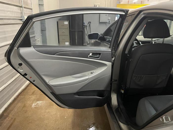2012 hyundai sonata-hybrid base with 143849 miles for sale near elk-river, minnesota 727f7b367cd54225aad84b85b8f555c8.jpg