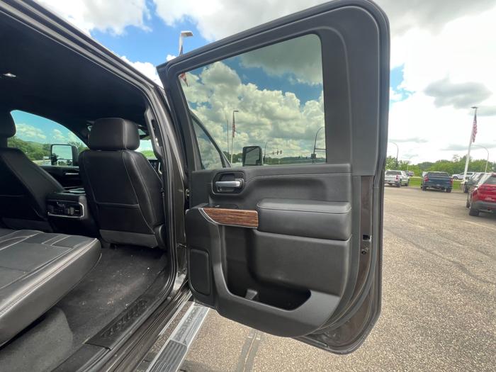 2020 chevrolet silverado-2500hd high-country-crew-cab-short-box-4wd with 54725 miles for sale near savage, minnesota 7293c5ad017046d4ae7edd4f4f17b625.jpeg