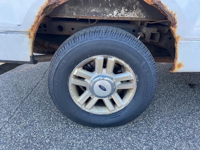 2005 ford f-150 xlt with 274535 miles for sale near fridley, minnesota 73155639f8c64e58a8fa2ffbc2f5e922.jpeg