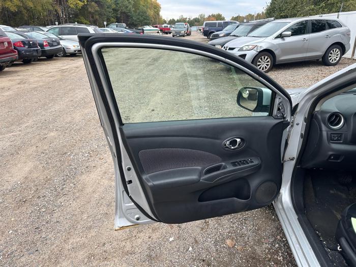 2014 nissan versa 1.6-s-5m with 184688 miles for sale near elk-river, minnesota 73232c4cb9e9484391d6a4c620df13df.jpg