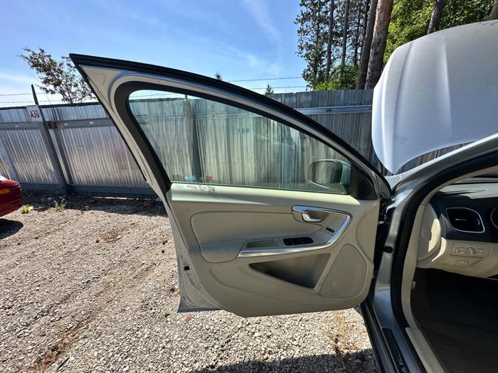 2012 volvo s60 t6-awd with 102795 miles for sale near elk-river, minnesota 73ba5bb7bc234a8f9c480809cb9ff236.jpeg