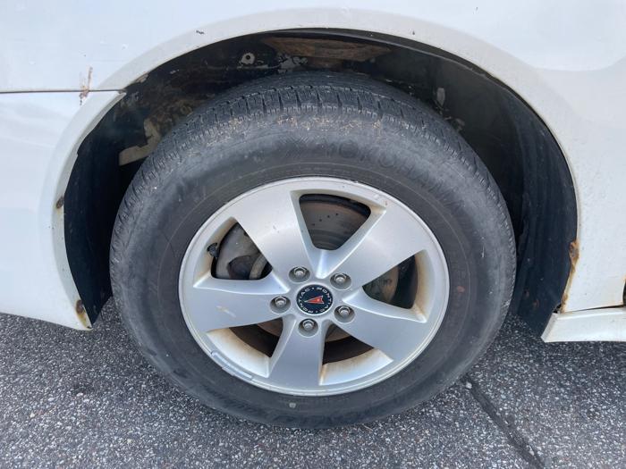 2006 pontiac grand-prix base with 253924 miles for sale near elk-river, minnesota 73d23e8a7e7a4deeaef7e921ef157247.jpeg