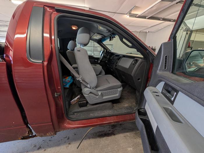 2014 ford f-150 xlt-8-ft.-bed-4wd with 160273 miles for sale near elk-river, minnesota 73d516f85a9d40a1a84d27b419a32055.jpg