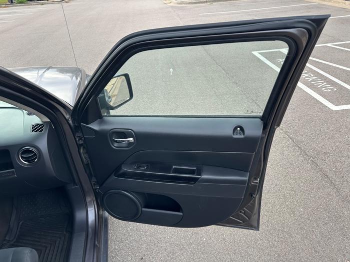 2016 jeep patriot sport-4wd with 125234 miles for sale near burnsville, minnesota 73dd664d358949749a57f194e5545285.jpeg