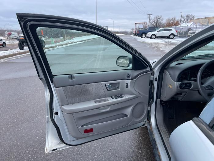 2000 ford taurus se-svg with 158859 miles for sale near elk-river, minnesota 73ea11e2726f4b62be4c89e2a252761f.jpeg