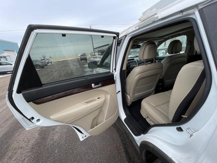 2014 kia sorento ex-v6-2wd with 62812 miles 73f6862bcfe446a4a66f87b19d228e5c.jpeg