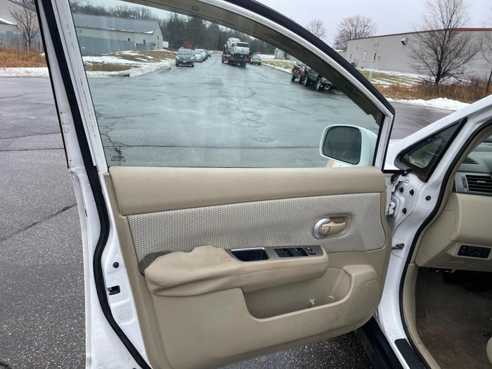 2009 nissan versa with 136858 miles for sale near elk-river, minnesota 7404fffda9d64562ae486906dc0bf8f4.jpg
